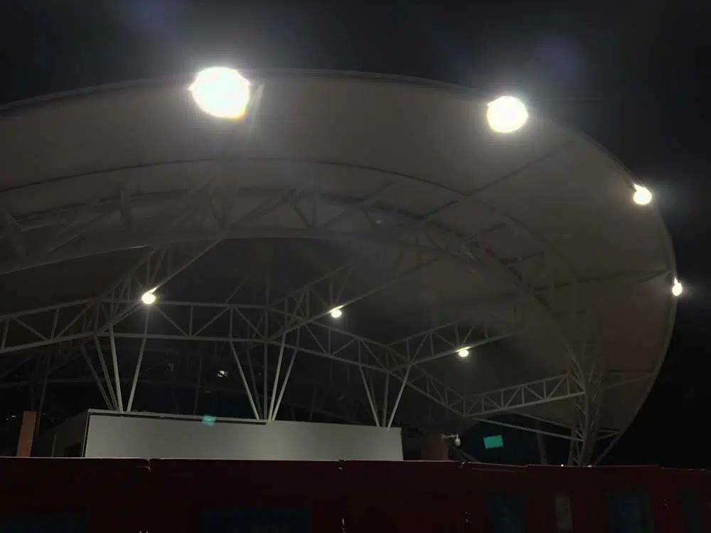 stadium-light-old stadium-light-old