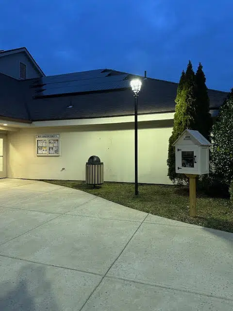 Lightide DLC Colonial post top LED lights