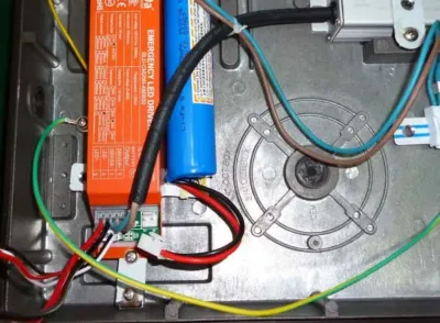 led-wall-pack-lights-emergency-backup-webp led-wall-pack-lights-emergency-backup-webp
